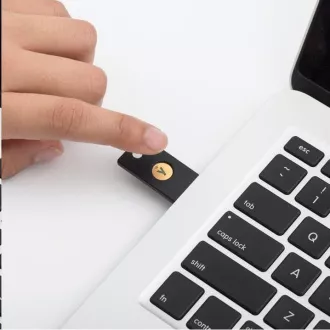 YubiKey 5 NFC - USB-A, klíč/token s vícefaktorovou autentizaci (NFC), podpora OpenPGP a Smart Card (2FA) YubiKey 5 NFC - USB-A, klíč/token s vícefaktorovou autentizaci (NFC), podpora OpenPGP a Smart Card (2FA)