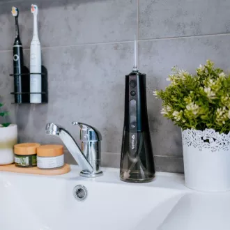 TrueLife AquaFloss Compact L100 Black - ústní sprcha