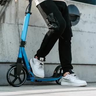 Skládací koloběžka MOVINO City Comfort+, černá - Blue Edition Skládací koloběžka MOVINO City Comfort+, černá - Blue Edition